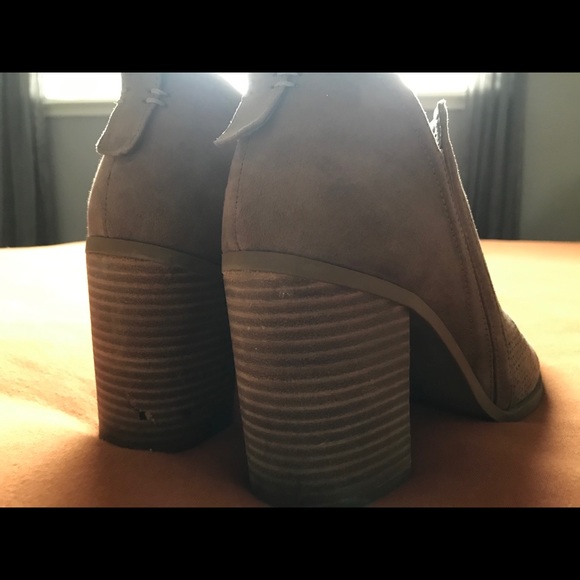 Heeled booties - Picture 3 of 3